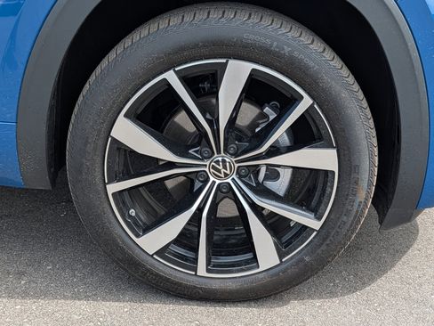 Certified 2025 Volkswagen Atlas SEL Premium R-Line AWD/4WD image 15