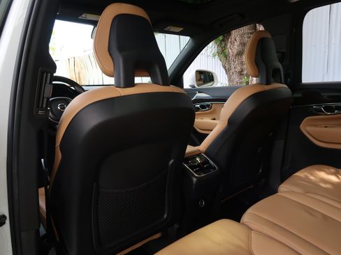 Used 2016 Volvo XC90 T6 Momentum w/ Momentum Plus Package AWD/4WD image 34
