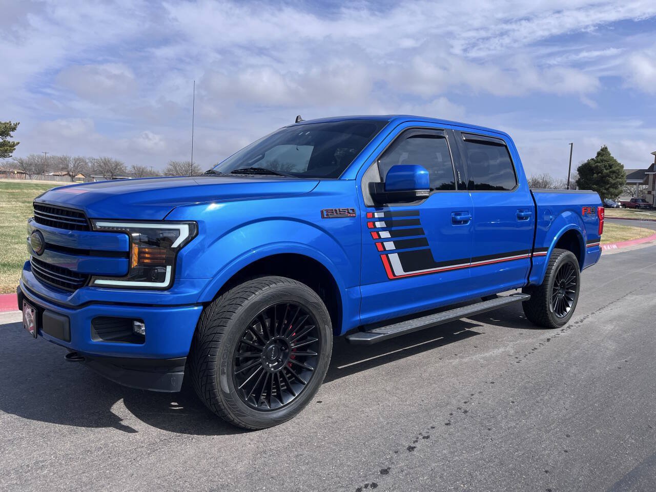 Used 2019 Ford F150 XLT w/ Equipment Group 302A Luxury AWD/4WD image 2