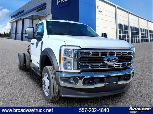 New 2026 Ford F450 XL w/ XL Chrome Package image 1