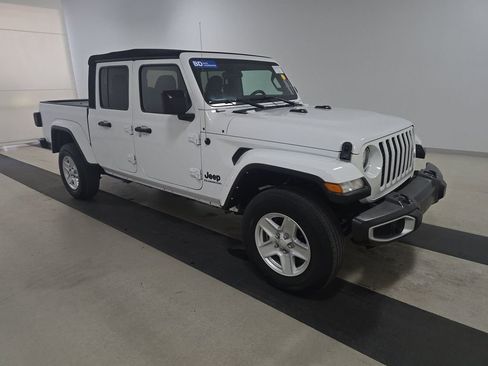 Used 2022 Jeep Gladiator Sport AWD/4WD image 3