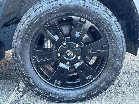 Used 2018 Toyota Sequoia TRD Sport image 9