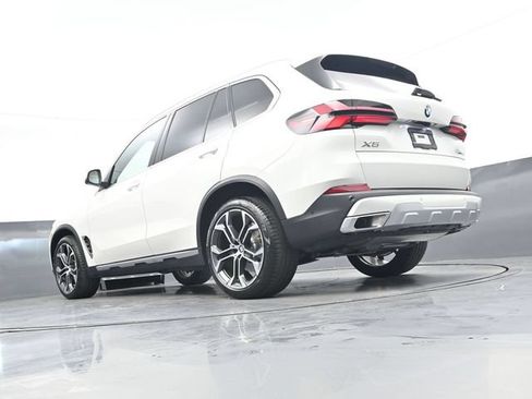 Used 2026 BMW X5 xDrive40i w/ Premium Package AWD/4WD image 34