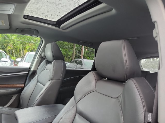 Used 2017 Acura MDX w/ Technology Package AWD/4WD image 9