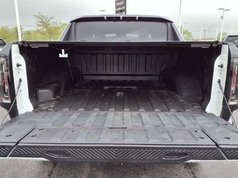 Used 2025 GMC Hummer EV 2X image 24