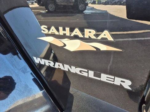 Used 2014 Jeep Wrangler Sahara w/ Dual Top Group AWD/4WD image 10