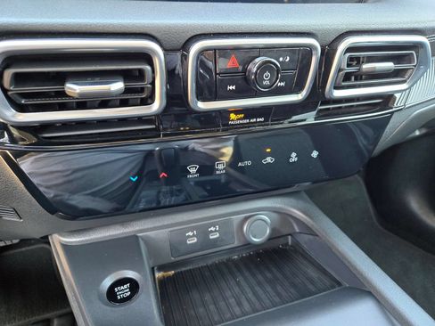 Used 2026 Nissan Sentra SV w/ Floor Mat Package FWD image 25