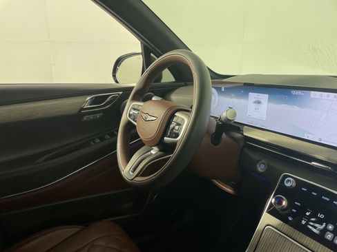 Used 2025 Genesis GV80 3.5T Prestige AWD/4WD image 10