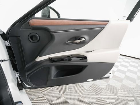 New 2025 Lexus ES 350 w/ Premium Package image 19