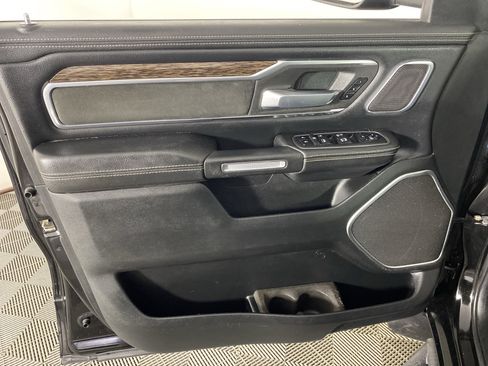 Used 2019 RAM 1500 Laramie AWD/4WD image 13