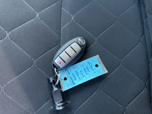 Used 2020 Nissan Kicks SV image 10