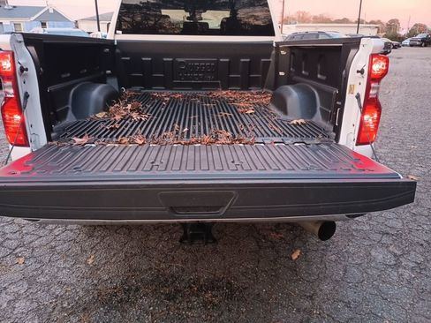 Used 2024 Chevrolet Silverado 2500 LT image 15