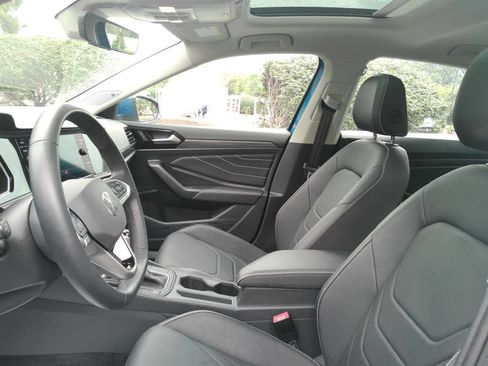 Used 2024 Volkswagen Jetta SEL FWD image 10