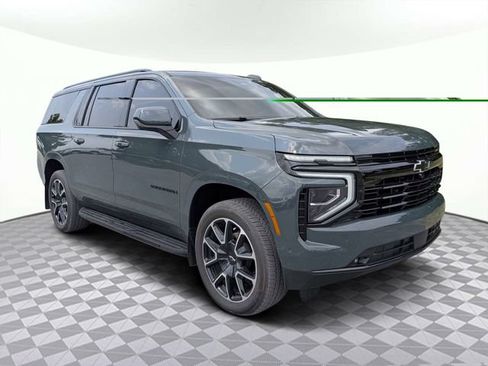 Used 2026 Chevrolet Suburban RST w/ Sun And Tow Package AWD/4WD image 2