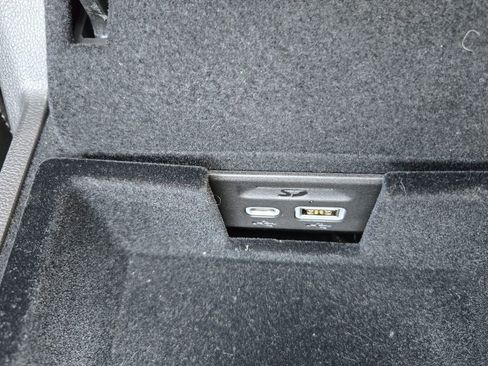 Used 2022 Cadillac XT6 Premium Luxury image 37