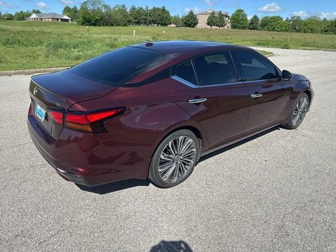 Used 2024 Nissan Altima 2.5 SL FWD image 3