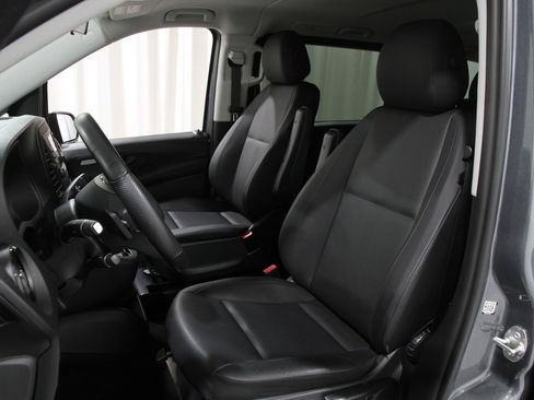 Used 2023 Mercedes-Benz Metris Passenger image 5