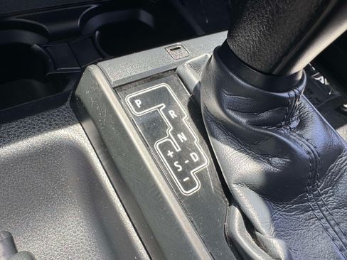 Certified 2023 Toyota Tacoma SR AWD/4WD image 34