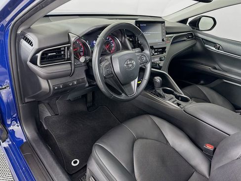 Used 2023 Toyota Camry XSE image 9