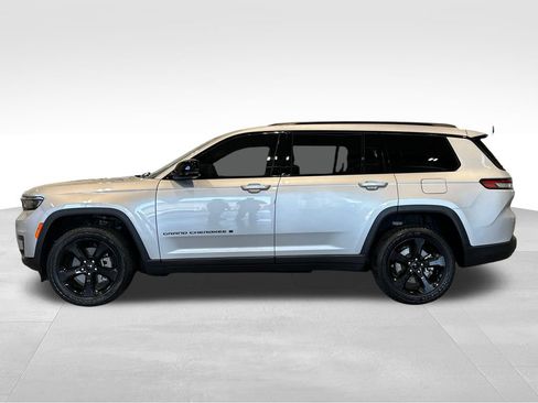 Used 2023 Jeep Grand Cherokee L Laredo AWD/4WD image 4