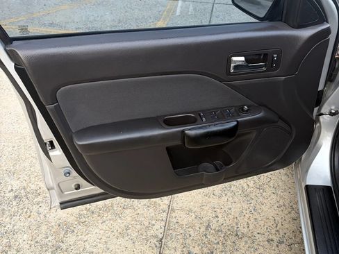 Used 2011 Ford Fusion SE w/ 202A Rapid Spec Order Code FWD image 5