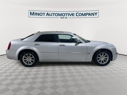 Used 2005 Chrysler 300 C w/ Protection Group II image 9