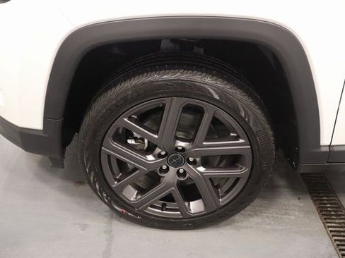 New 2026 Jeep Compass Latitude image 22