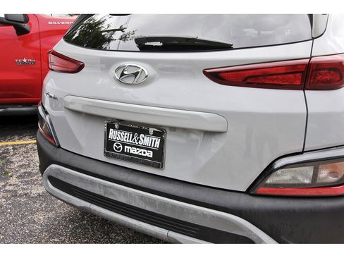 Used 2022 Hyundai Kona SEL FWD image 5