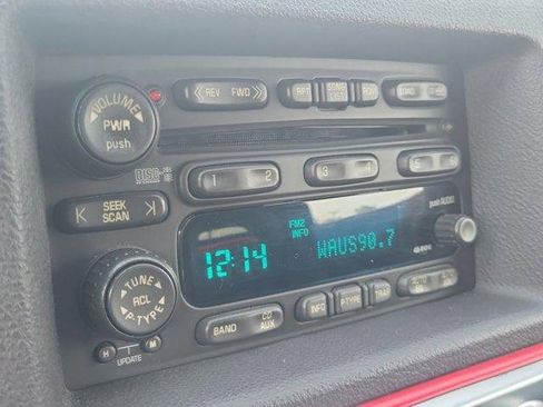 Used 2003 Chevrolet SSR w/ Preferred Equipment Group image 19