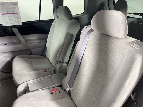 Used 2010 Toyota Highlander 4WD image 26