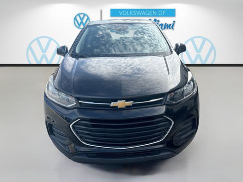 Used 2019 Chevrolet Trax LS FWD image 2