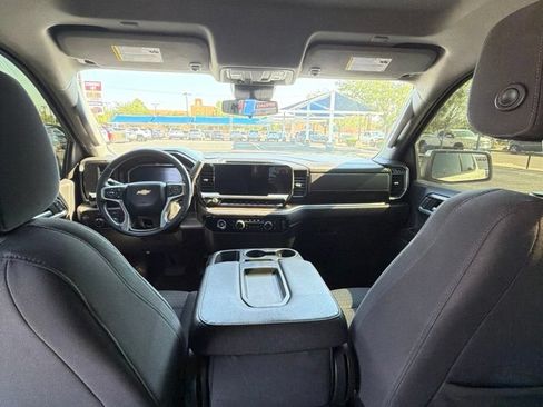 Used 2023 Chevrolet Silverado 1500 LT AWD/4WD image 5
