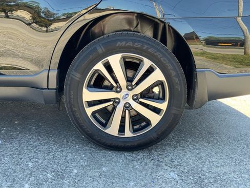 Used 2018 Subaru Outback 2.5i Limited AWD/4WD image 28