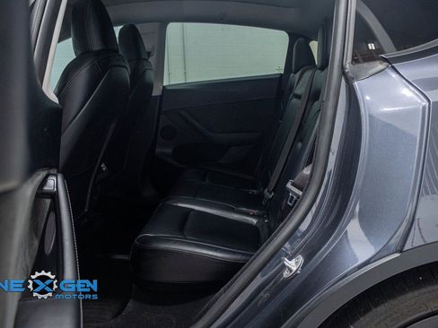 Used 2023 Tesla Model Y Performance image 24