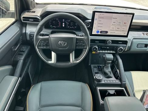 Used 2025 Toyota 4Runner Trailhunter AWD/4WD image 11