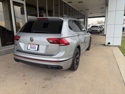 Used 2023 Volkswagen Tiguan SE R-Line FWD image 5