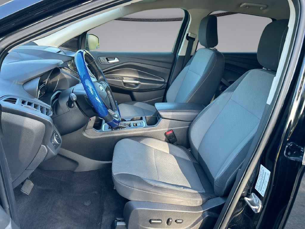 Used 2018 Ford Escape SE w/ Ford Safe & Smart Package FWD image 11