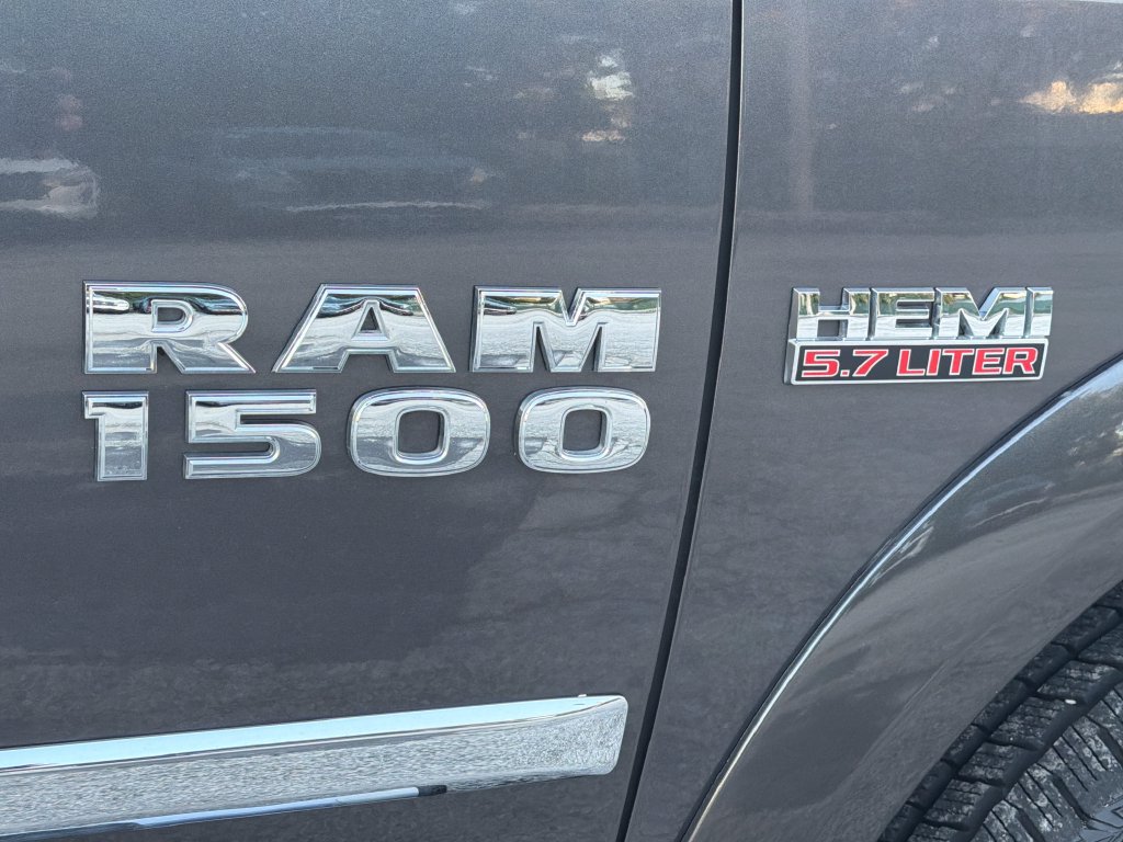 Used 2017 RAM 1500 Laramie w/ Convenience Group AWD/4WD image 10