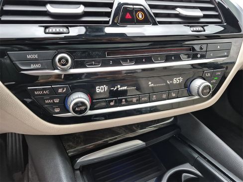 Used 2019 BMW 530i 530i w/ Convenience Package image 30