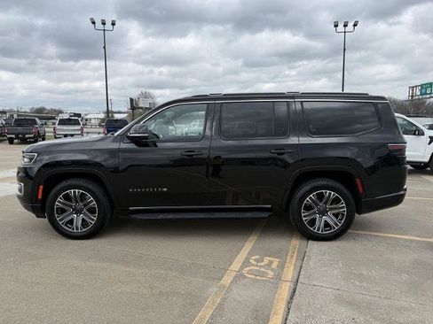 Used 2024 Jeep Wagoneer Series II w/ Flexible Seating Group AWD/4WD image 5