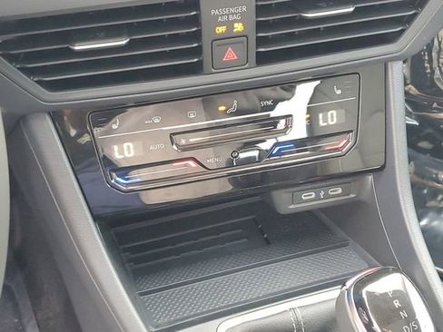 New 2026 Volkswagen Jetta SE FWD image 24