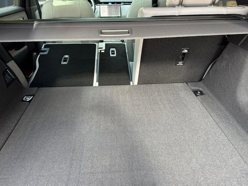 New 2026 Land Rover Range Rover Velar Dynamic SE image 30