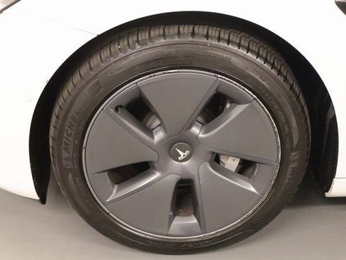 Used 2022 Tesla Model 3 Long Range AWD/4WD image 7