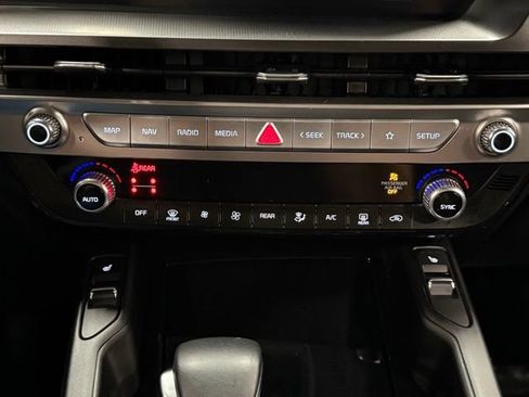 Used 2024 Kia Telluride S w/ S Sunroof Package FWD image 30