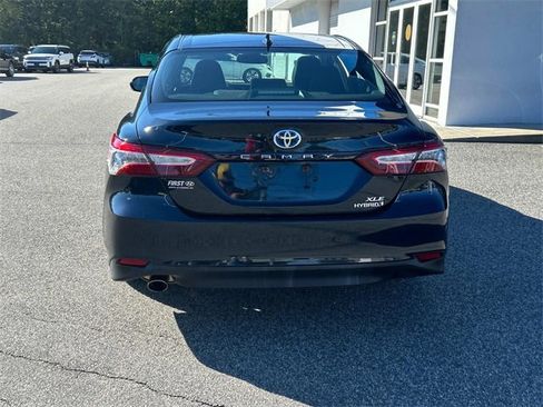 Used 2020 Toyota Camry XLE image 4
