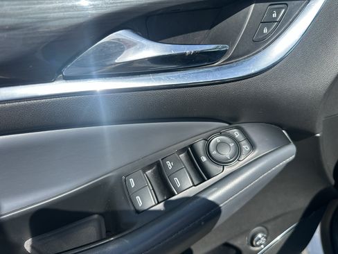Used 2023 Buick Enclave Essence FWD image 10