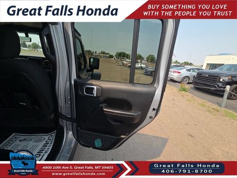 Used 2020 Jeep Gladiator Mojave AWD/4WD image 15