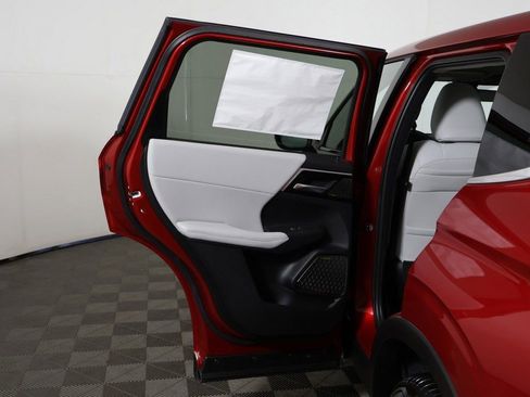 New 2025 Mitsubishi Outlander SE FWD image 25