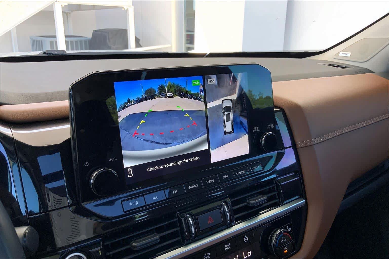 Used 2022 Nissan Pathfinder Platinum w/ Lighting Package (N93) FWD image 29