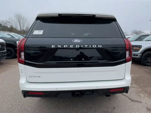 New 2026 Ford Expedition Active image 3
